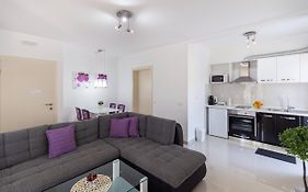 Green Paradise Apartments